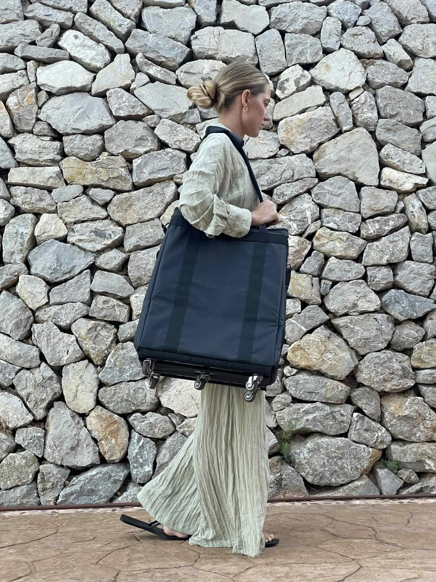 2 Wheeled Tote Bags, 2 Sizes, 60L   120L