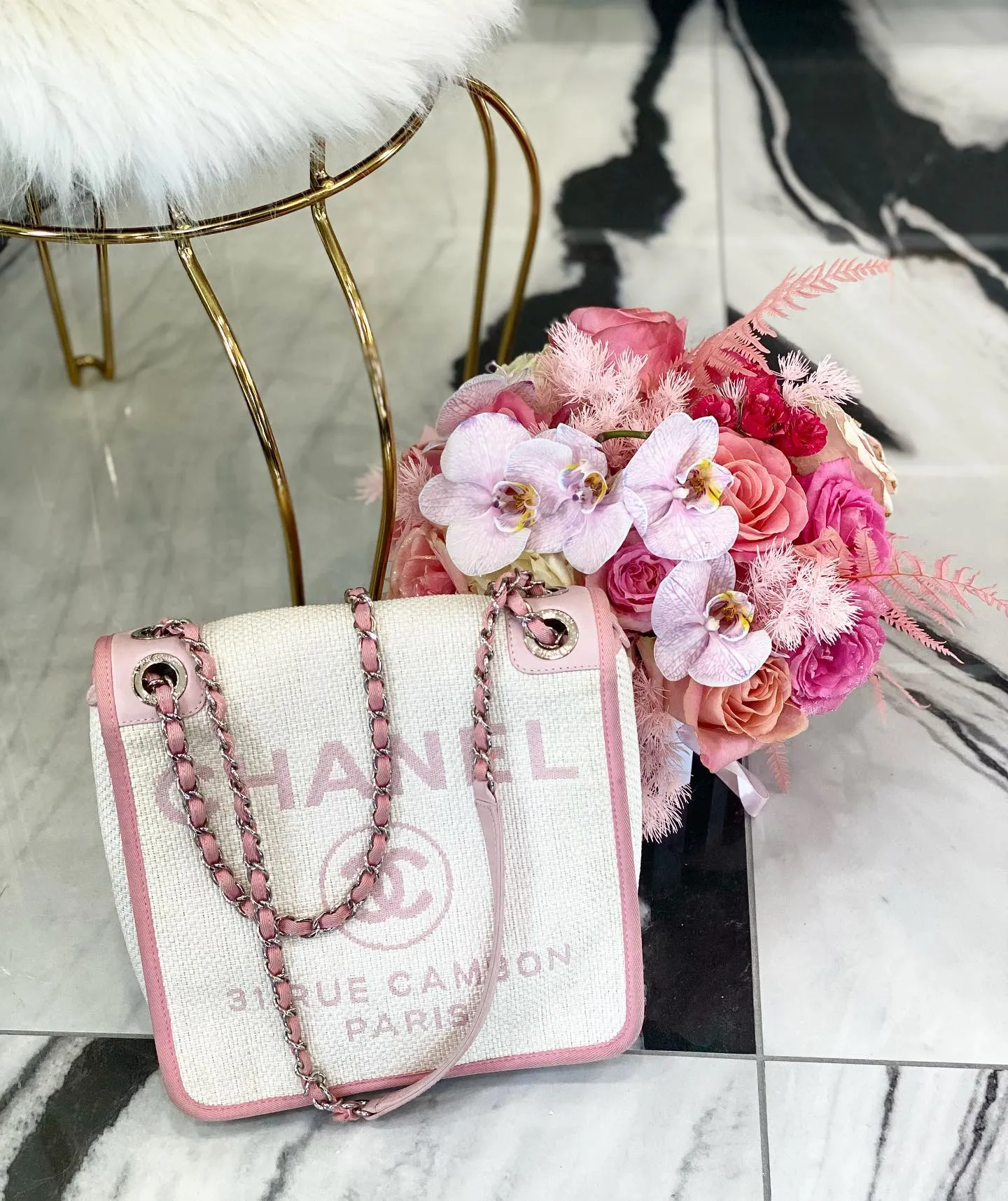 CHANEL Deauville Messenger Bag
