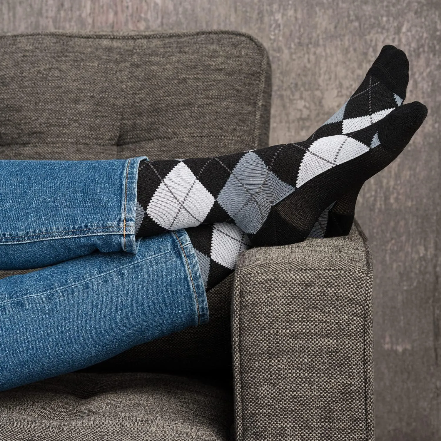 EvoNation Men & Women Knee High 15-20 mmHg Graduated Compression Argyle Socks – Moderate Pressure Compression Garment