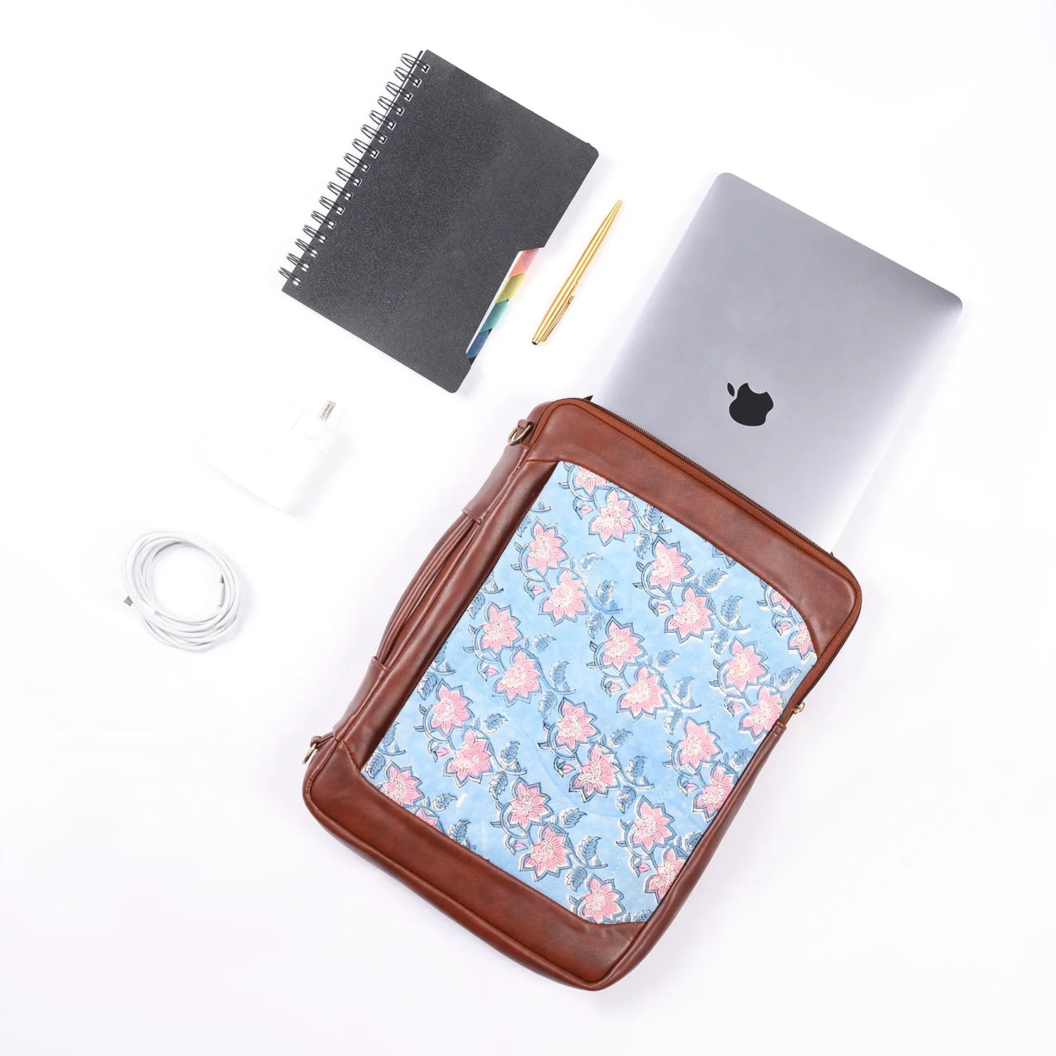 FLOATING WATER LILY IN OCEAN LAPTOP SLEEVE BAG 13″