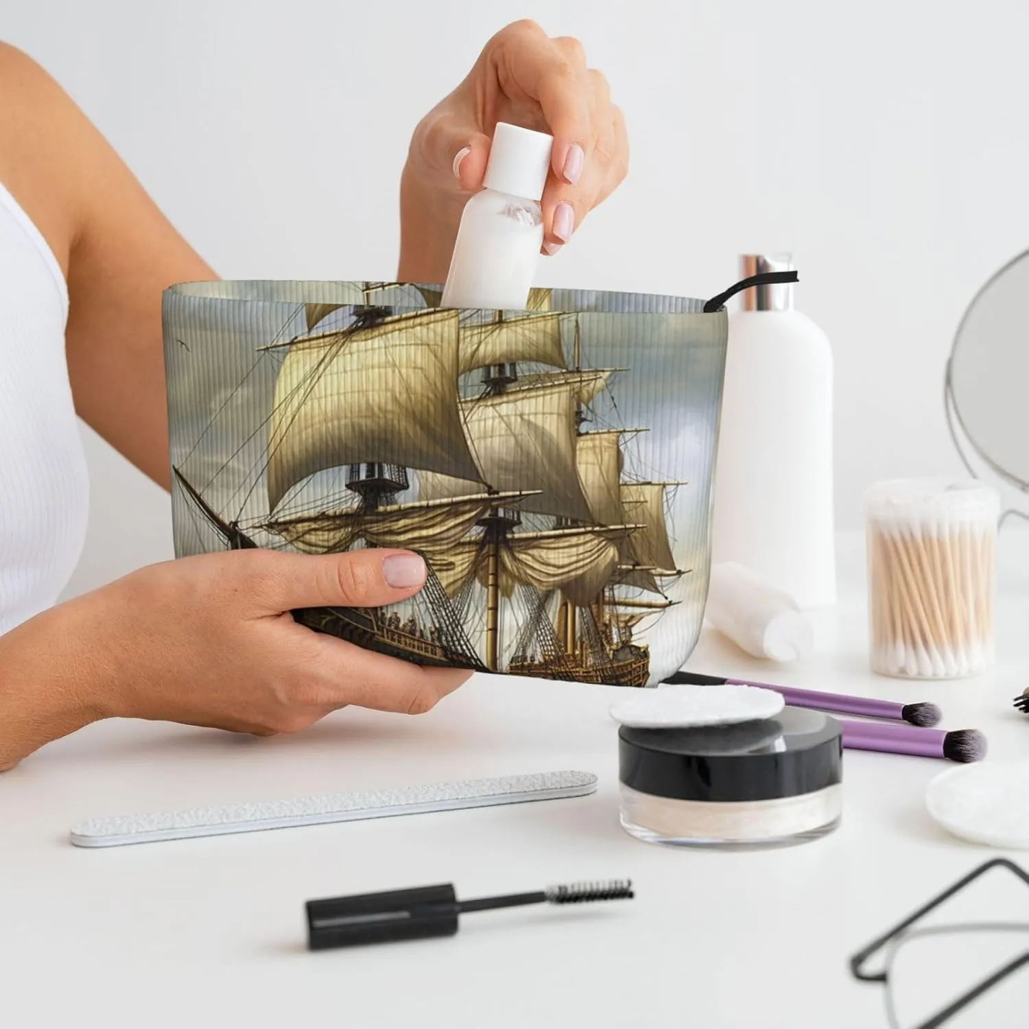 Makeup Bag for Women Age of Discovery Ship Cosmetic Bag Large Capacity Portable Makeup Organizer Bags Corduroy Travel Toiletry Bag Cute Aesthetic Zipper Makeup Pouch