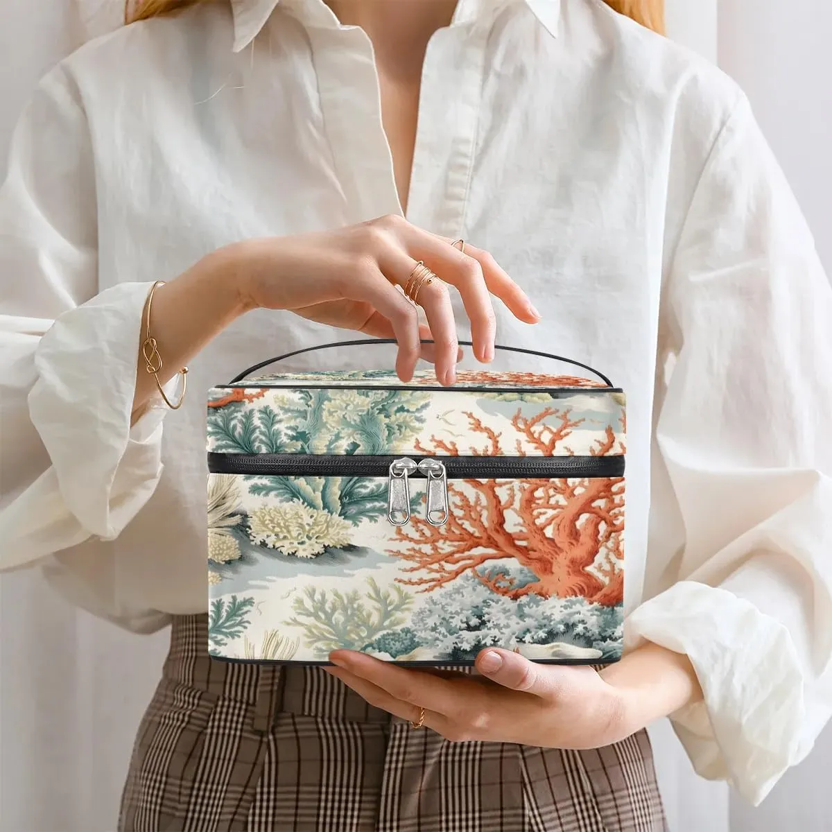 Makeup Bag Large Corals Toiletry Bag for Women Travel Cosmetic Bag Portable Makeup Bag for Bottles Brushes Lipstick Skin Care