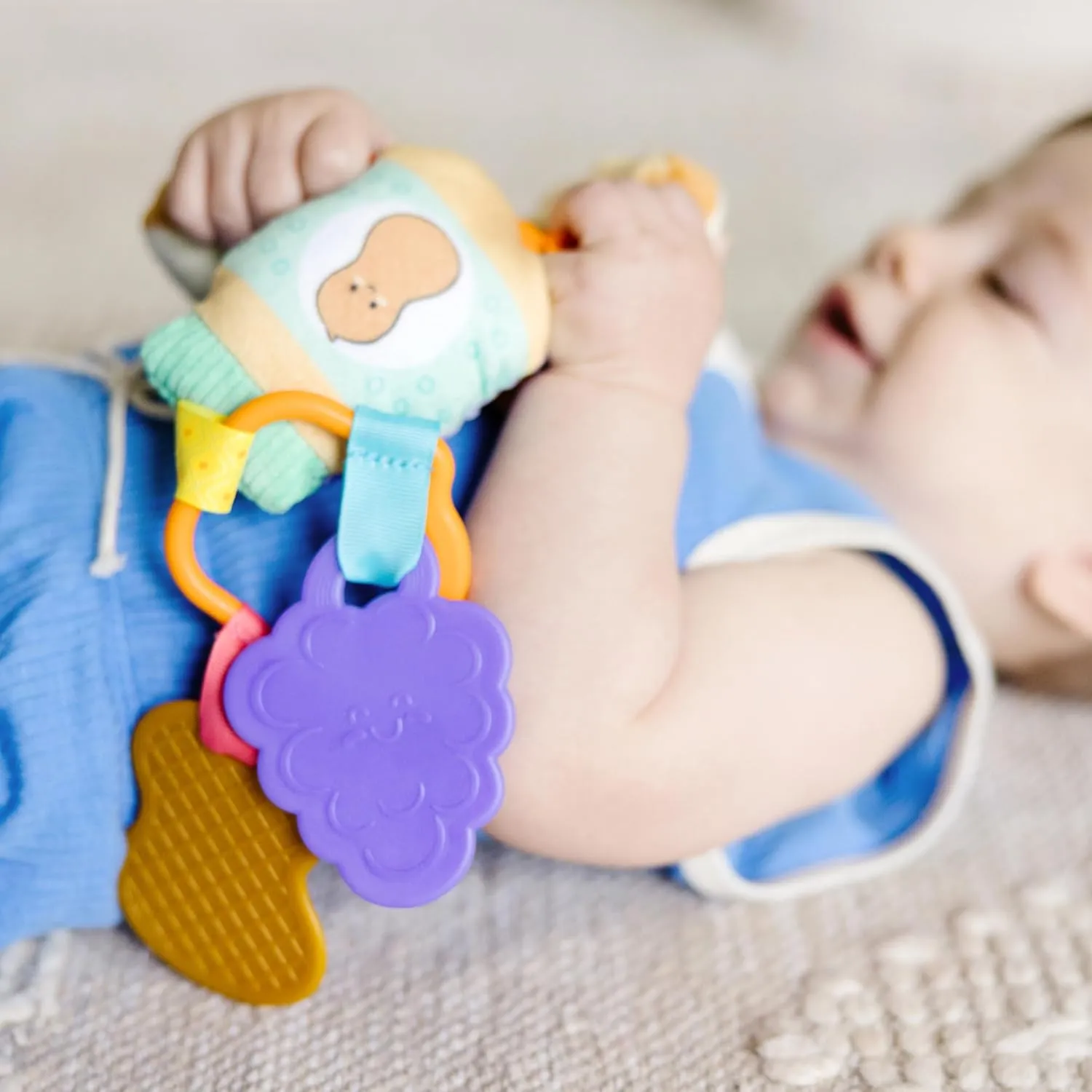 Melissa & Doug Multi-Sensory PB&J Take-Along Clip-On Baby Toy | Sensory Toy for Infants | Developmental Toy for Toddlers | 0  | Gift for Baby Boys or Baby Girls