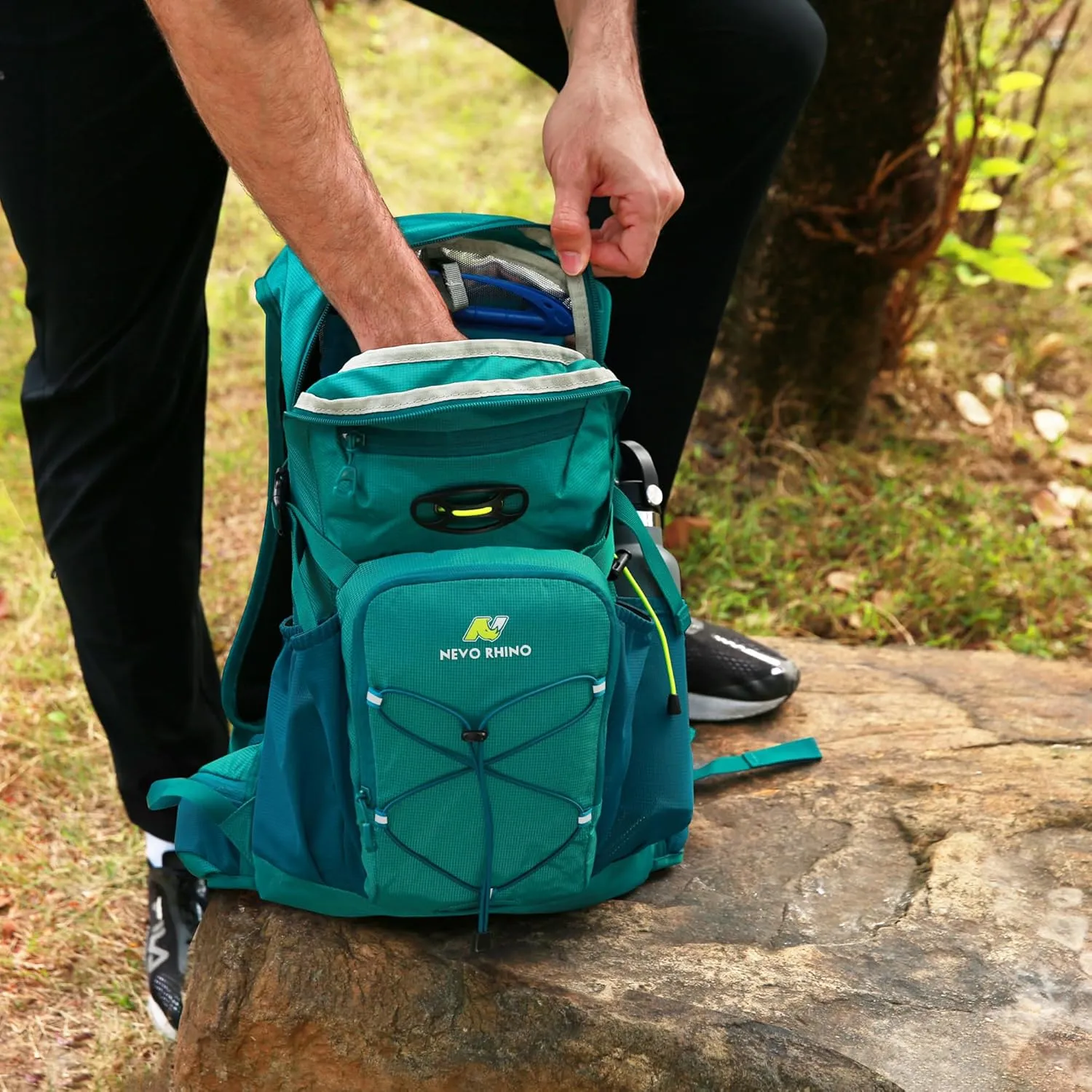 N NEVO RHINO Hydration Backpack, 18L Multipurpose Hiking Backpack with 3L Water Bladder, Water Backpack Insulated Hydration Pack Ideal for Hiking and Cycling
