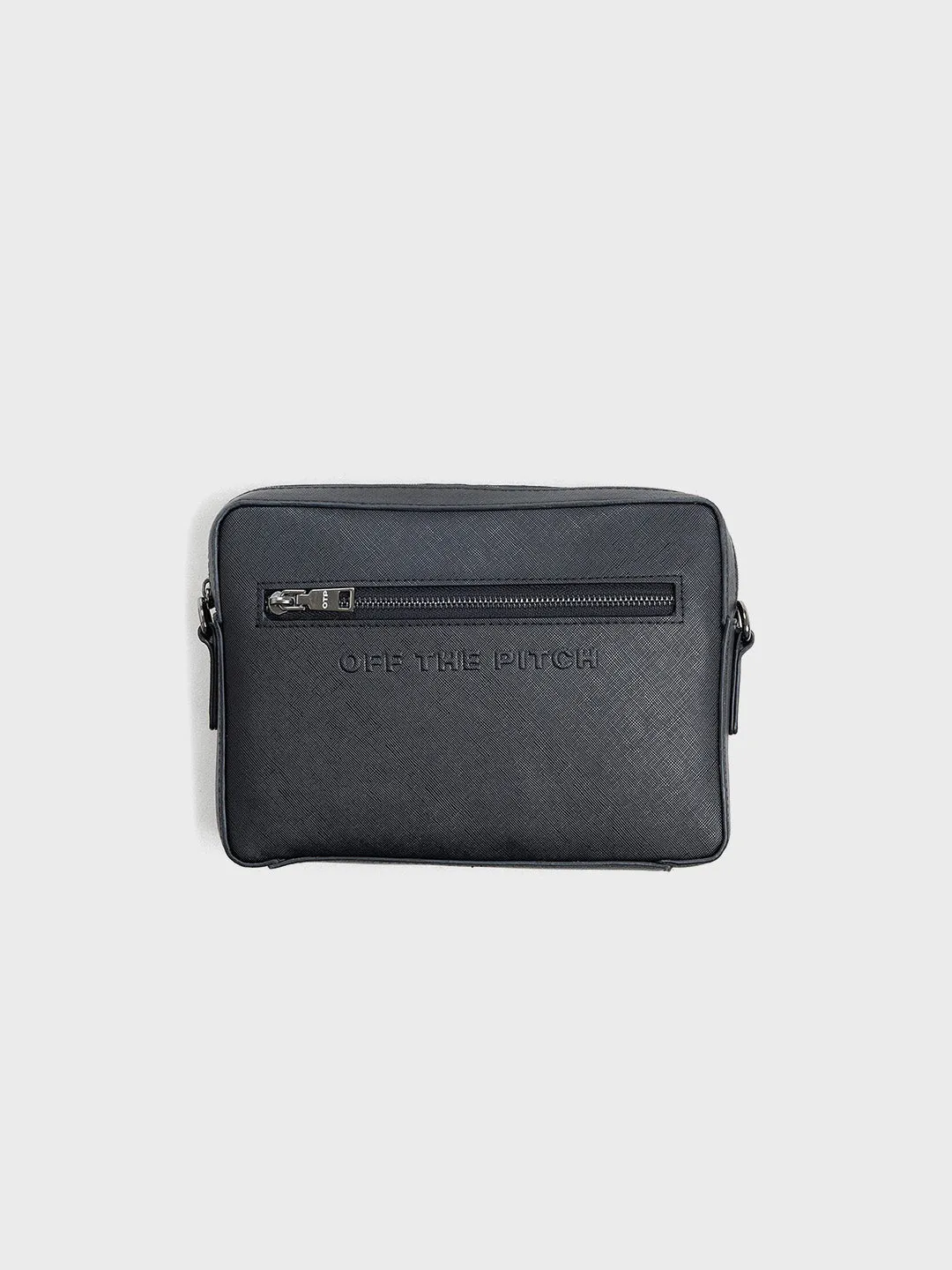 Off The Pitch Saviano Messenger Bag | Black