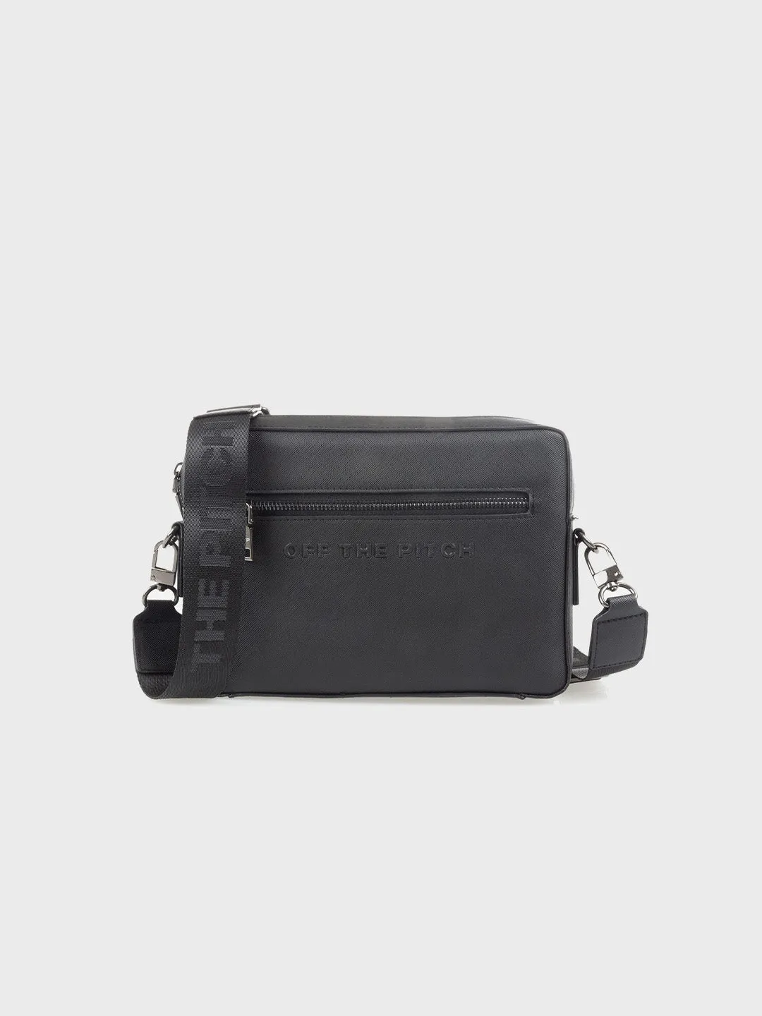 Off The Pitch Saviano Messenger Bag | Black