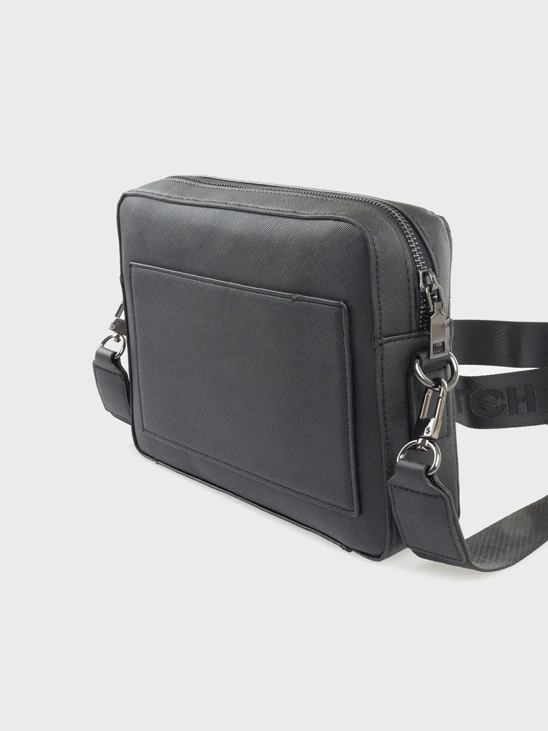 Off The Pitch Saviano Messenger Bag | Black