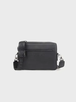 Off The Pitch Saviano Messenger Bag | Black