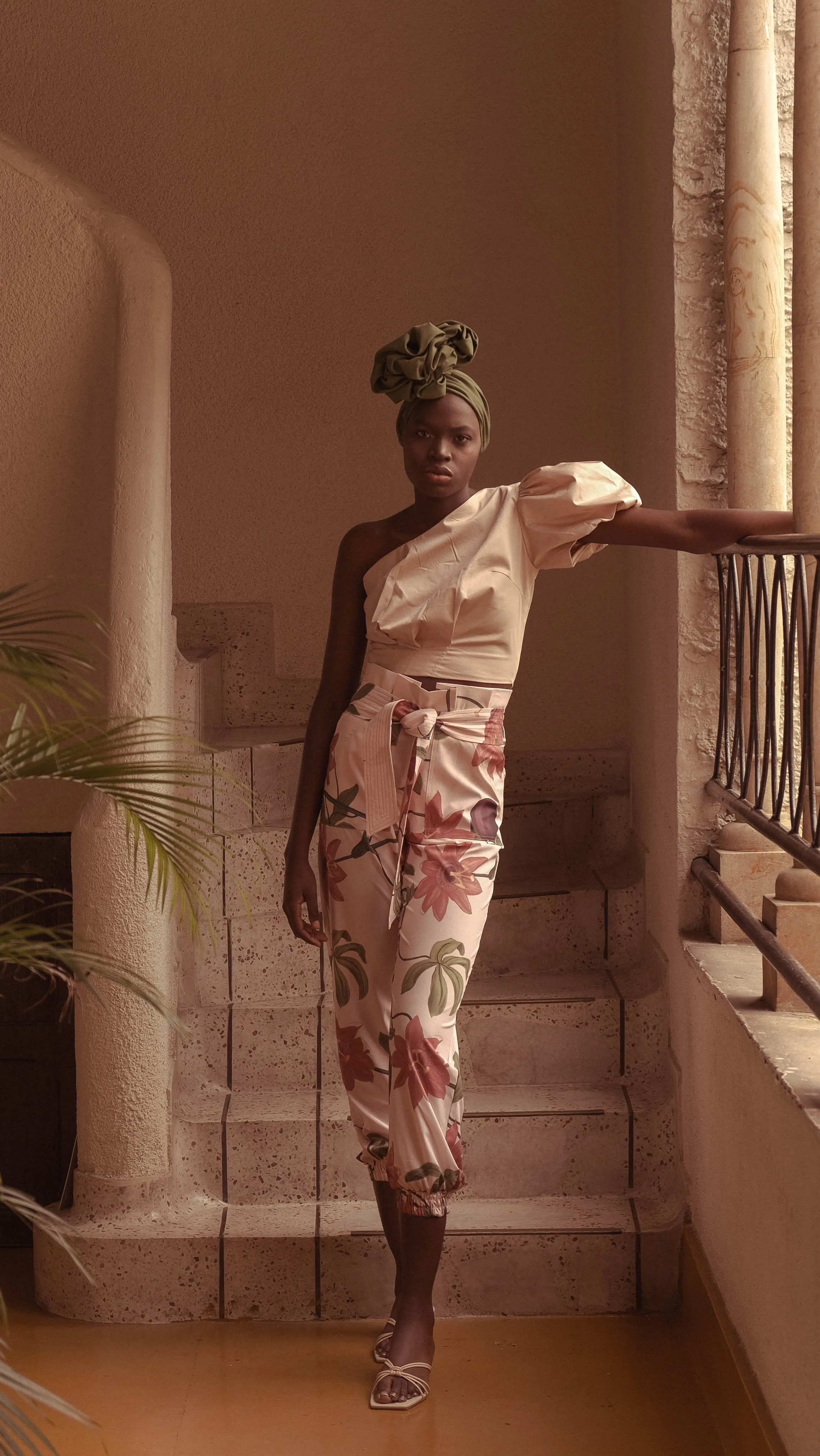Pasiflora - One sleeve blouse