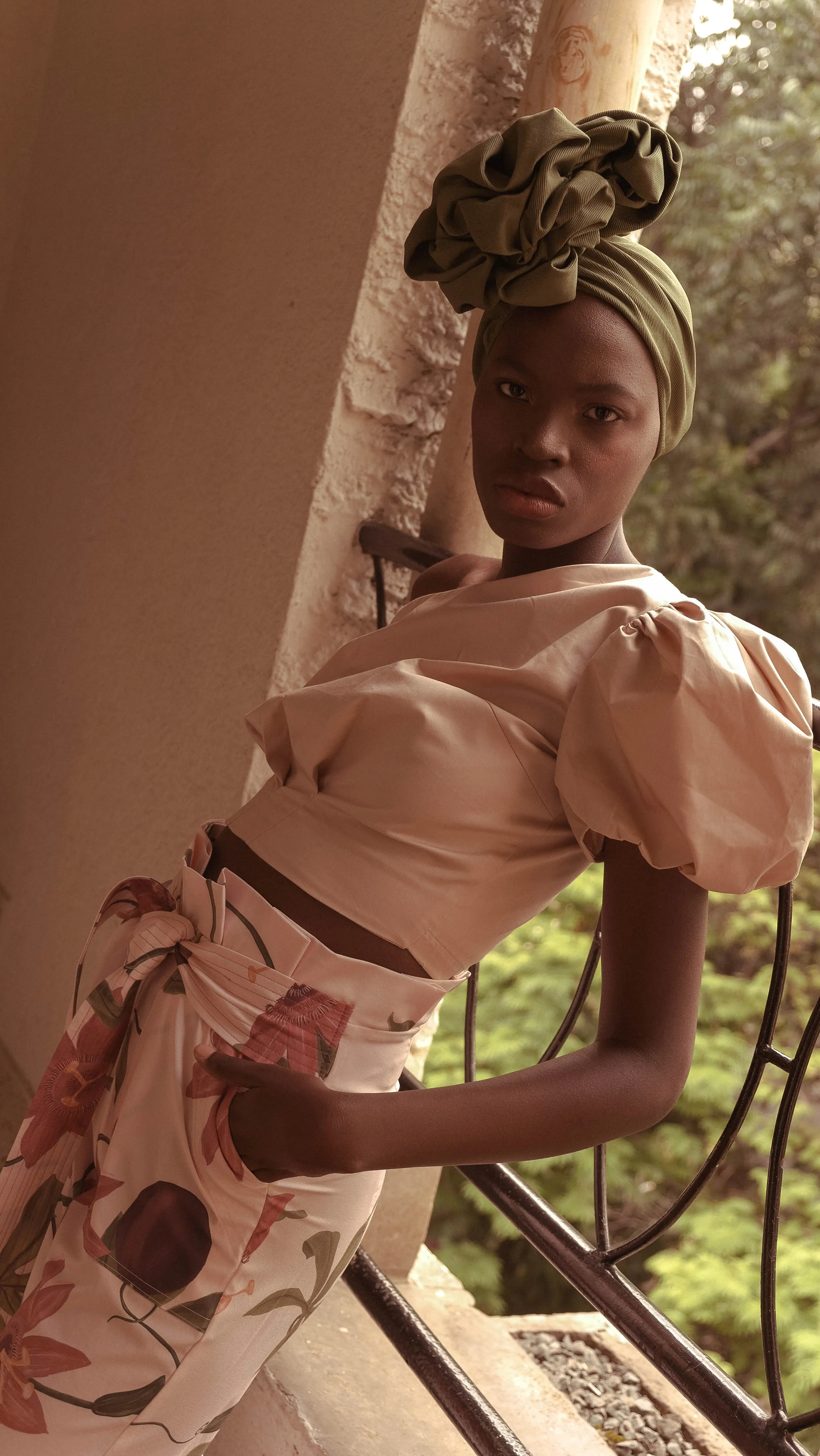 Pasiflora - One sleeve blouse
