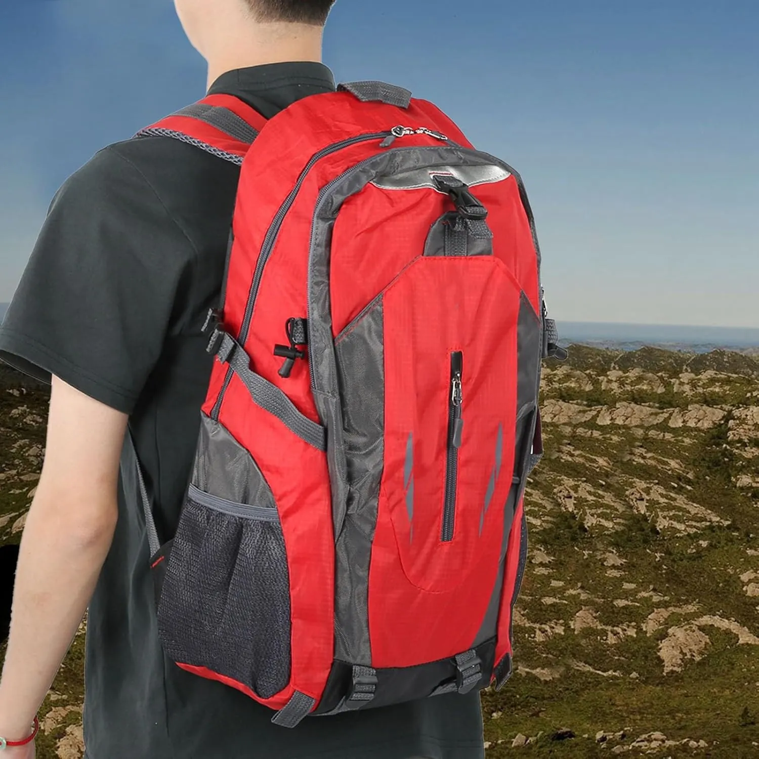 SUNGOOYUE 40L Nylon Backpack for Climbing Camping Hiking Traveling (red)