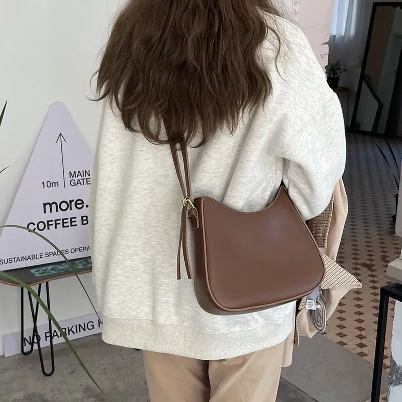 Women's Fashion Retro Underarm One Saddle Crossbody Bags